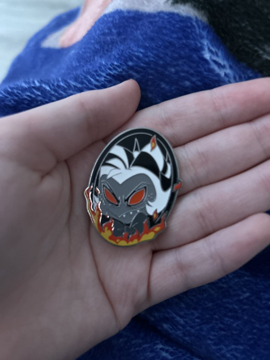 FINNLINNPINN's tweet photo. SELLING THIS PIN!! If anyone is interested please comment so i can dm you :3
He will be 20CAD!
#HelluvaBoss #Helluvabosspin #Moxxie #Hazbinhotel https://t.co/nR4T210svR