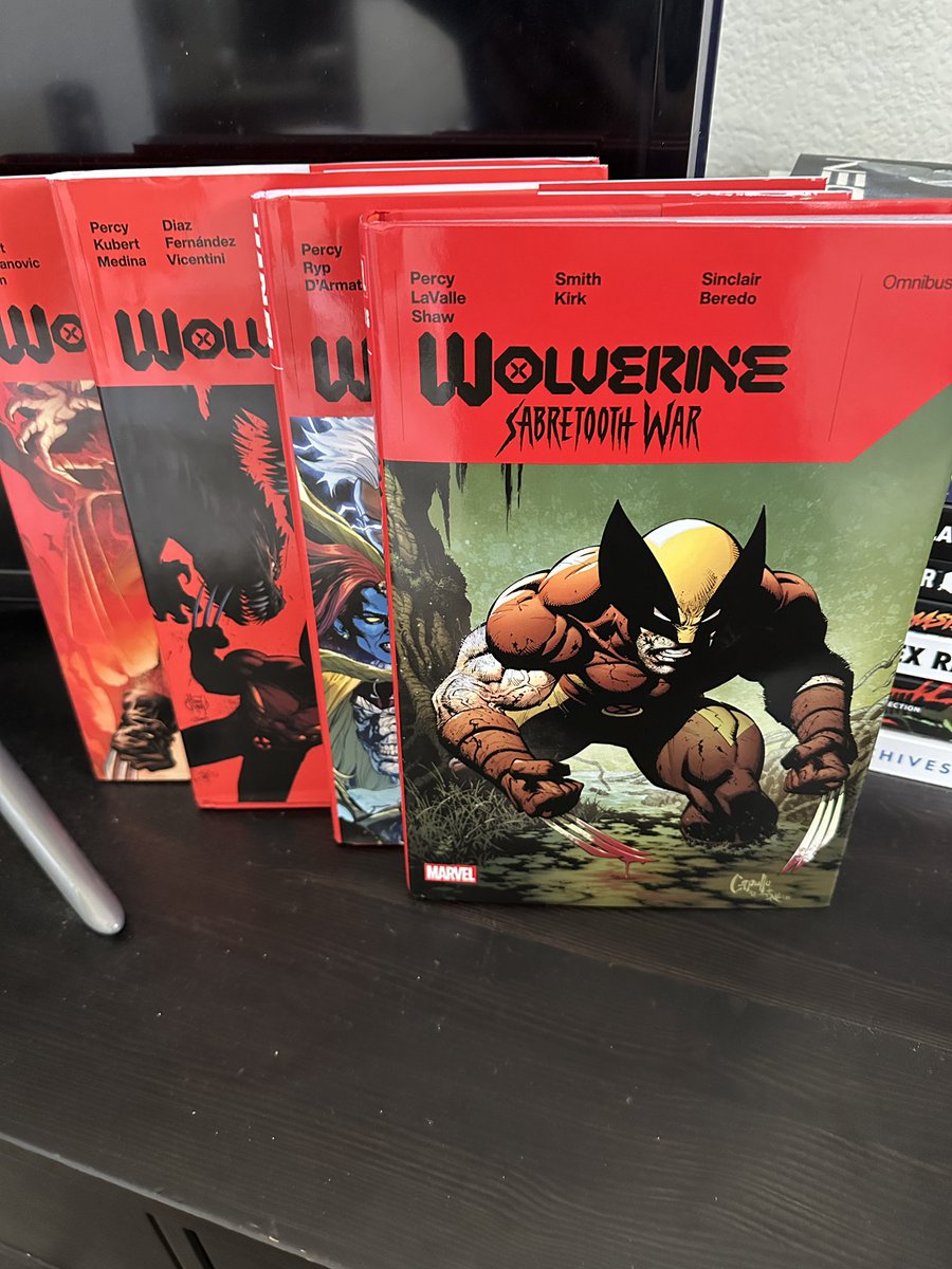 comicbookrpt's tweet image. IT’S HERE! 😱
The End of @Benjamin_Percy ‘s Wolverine run 📚
Wolverine Sabretooth War Omnibus from @MarvelComicsHQ
#wolverine #marvel #comics #thecomicbookreport
