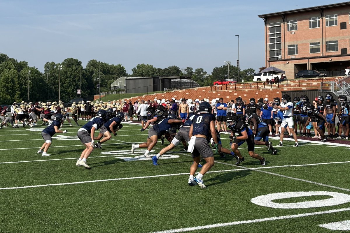 CoachUBrown's tweet image. 2 Days of Padded Camp! Kids battled through the heat with bullets flying everywhere! Great Work! 

Thank You to the schools who came! Good Luck! 

@BigBlueRecruits 
@TroupRecruitz 
@NewManchesterFB 
@football_tcs 
@PCHS_PatsFB 
@south_paulding 
@NGVikingsFB 
@hhshoyafootball
