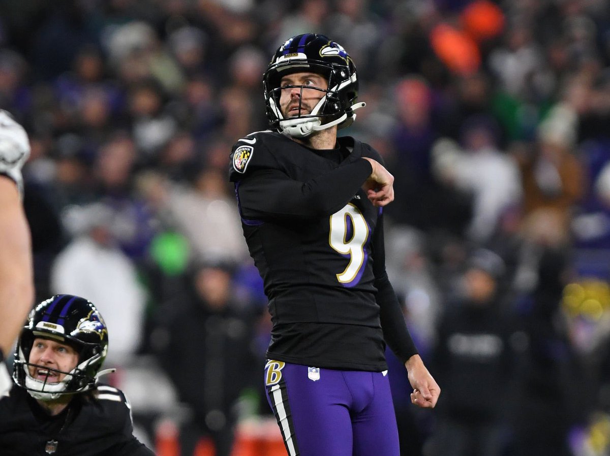 BREAKING: Former Ravens kicker Justin Tucker will be suspended for the first 10 weeks of the NFL's 2025 regular season for violating the league's personal conduct policy, per <a href="/MarkMaske/">MarkMaske</a>.