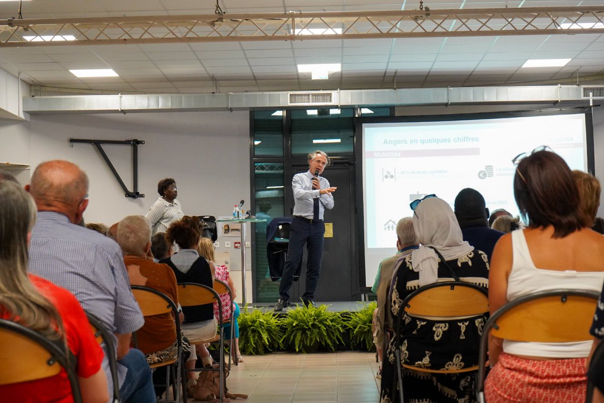 ChristopheBechu's tweet image. 200 habitants du quartier Deux-Croix - Banchais réunis ce soir, pour échanger sur la vie du quartier.
Merci pour votre implication et pour vos questions. Ensemble, la ville est plus forte, plus belle !