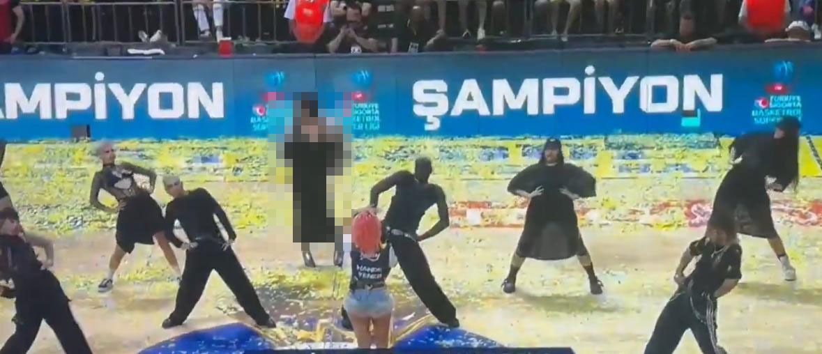 ❝LGBT simgeleriyle yapılan sahne performansı, sadece taraftarları değil milletin vicdanını da yaraladı❞

Büyük Aile Platformu’ndan Fenerbahçe’nin şampiyonluk kutlamasına tepki v.aa.com.tr/3614708