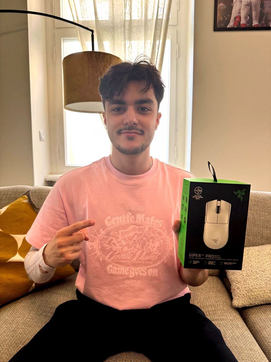 SGE Proxh (@proxhh) on Twitter photo I'm ready for split 2 with my new Viper V3 Pro White Edition,thanks <a href="/TeamRazer/">Team RΛZΞR</a> & <a href="/RazerFrance/">R Λ Z Ξ R 🇫🇷</a> I'm ready for split 2 with my new Viper V3 Pro White Edition,thanks <a href="/TeamRazer/">Team RΛZΞR</a> & <a href="/RazerFrance/">R Λ Z Ξ R 🇫🇷</a>