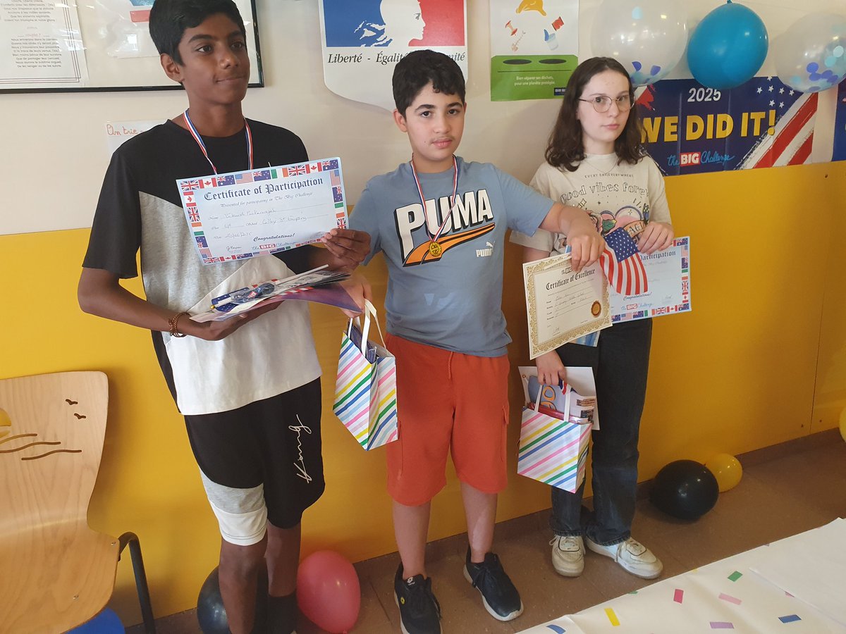 StExRosny93's tweet photo. Remise des prix du Big Challenge au college. bravo à l'équipe des profs d'anglais et aux élèves ! https://t.co/QHgAht6wj3