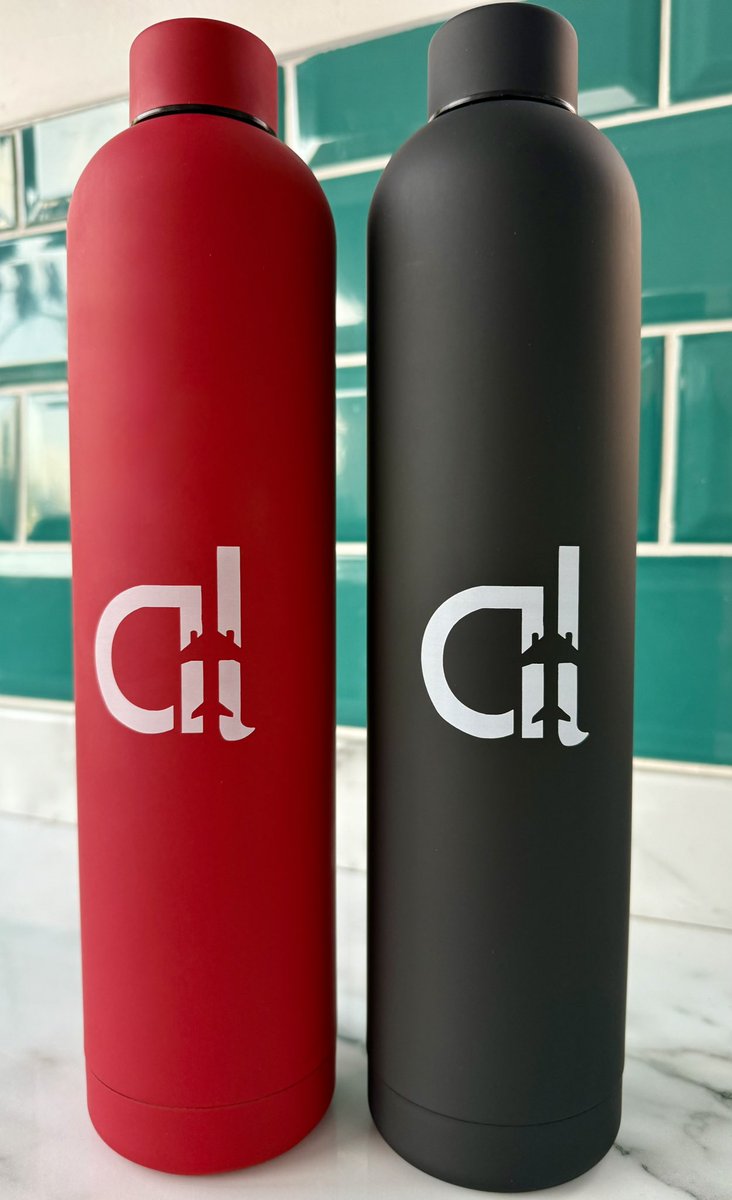 His &amp; Hers ❤️🖤

The <a href="/airlinerslive/">Airliners Live</a> 1L water bottles are selling super quick!! Grab yours before they’re all gone ‼️

airliners.live/products/logo-…