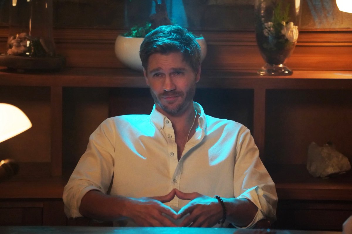 nocontextrvd's tweet image. who do you wish made a guest star appearance on Riverdale?