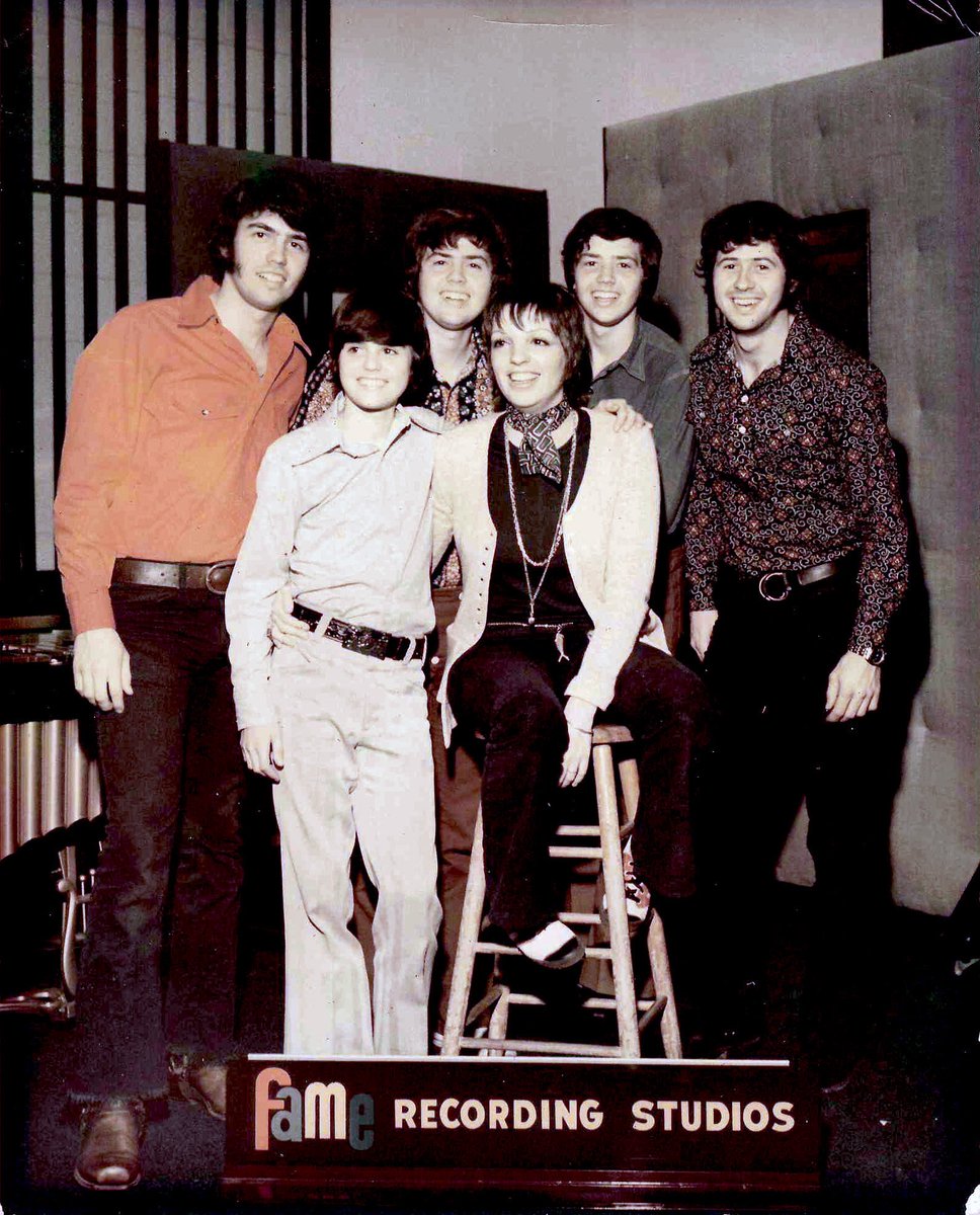 donnyosmond's tweet image. Now that I’m home for the summer, I’m looking back through some old photos and found this gem with Liza Minnelli! This was when we were recording “One Bad Apple”, can you believe it?! Thought you guys would get a kick out of it.
