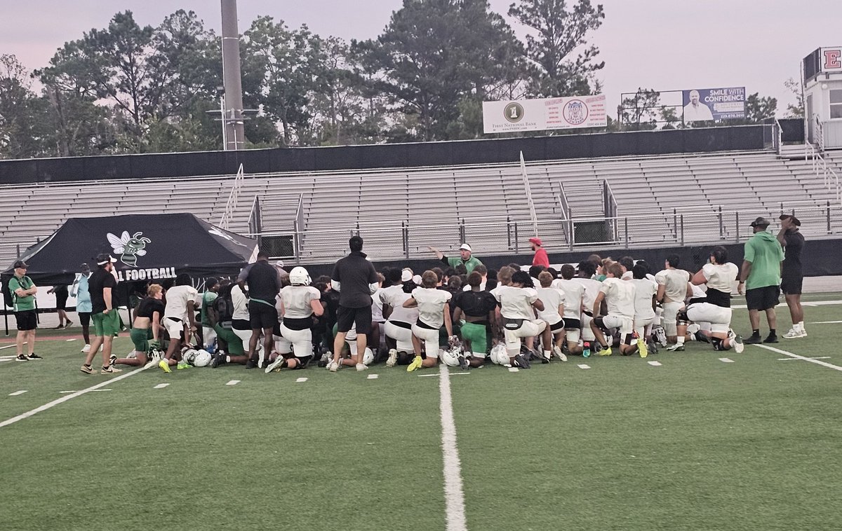 The Rocker Lee tweet media