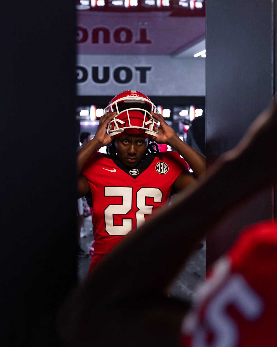 Behind the scenes of our 2025 Media Days! 👀📸

#GoDawgs
