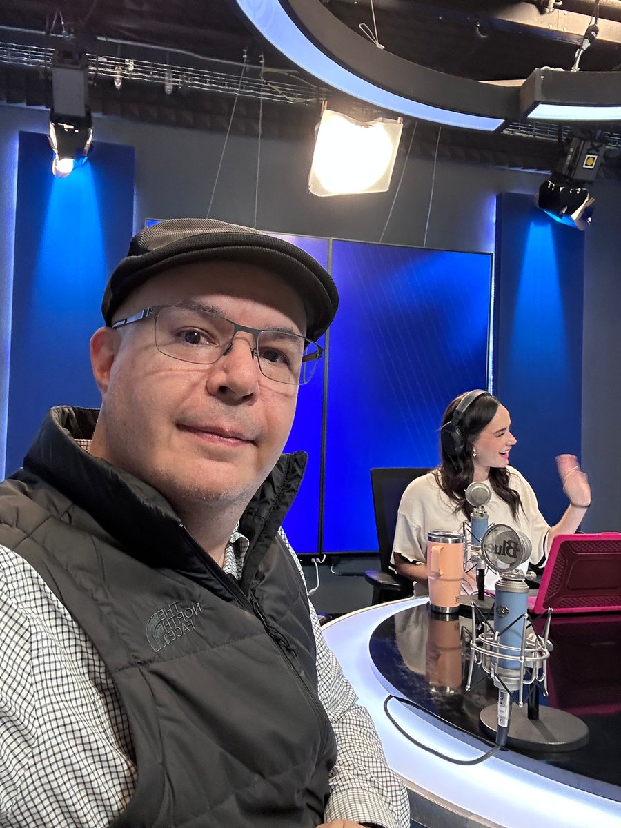 Hoy en @radioformulamx por el 103.3 de FM estuvimos platicando con Danielle D’ithurbide, <a href="/vivianalealr/">Viviana Leal</a> y @angelodiepoficial sobre el Día Internacional del Orgullo LGBT+ y la música.