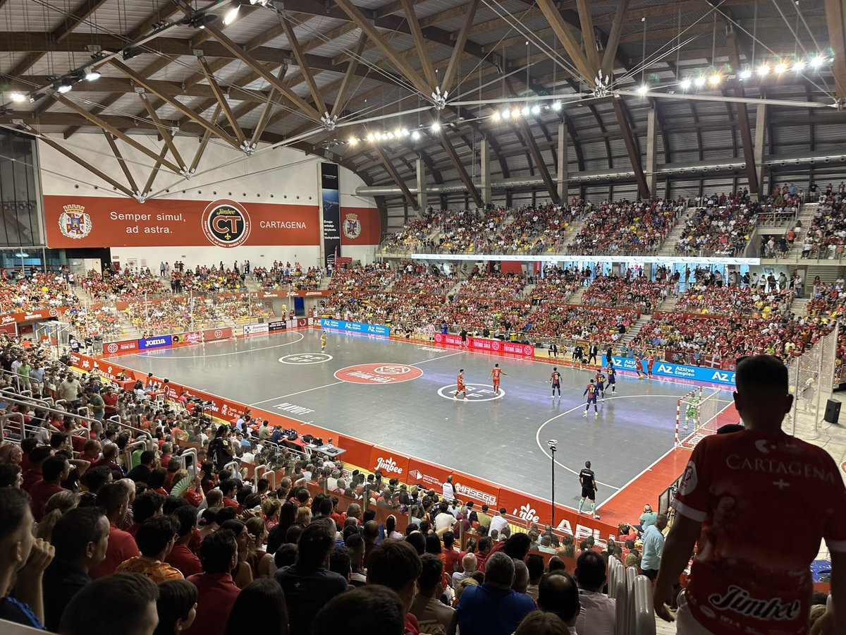 ®️icardo Segado 🇪🇸🇩🇰 (@ricardosegar) on Twitter photo ❤️🤍 Este Palacio de los Deportes está impresionante para lograr el objetivo 🎯
¡Gracias <a href="/JimbeeCartagena/">Jimbee Cartagena Costa Cálida</a> y afición!🍈 🍉 ❤️🤍 Este Palacio de los Deportes está impresionante para lograr el objetivo 🎯
¡Gracias <a href="/JimbeeCartagena/">Jimbee Cartagena Costa Cálida</a> y afición!🍈 🍉