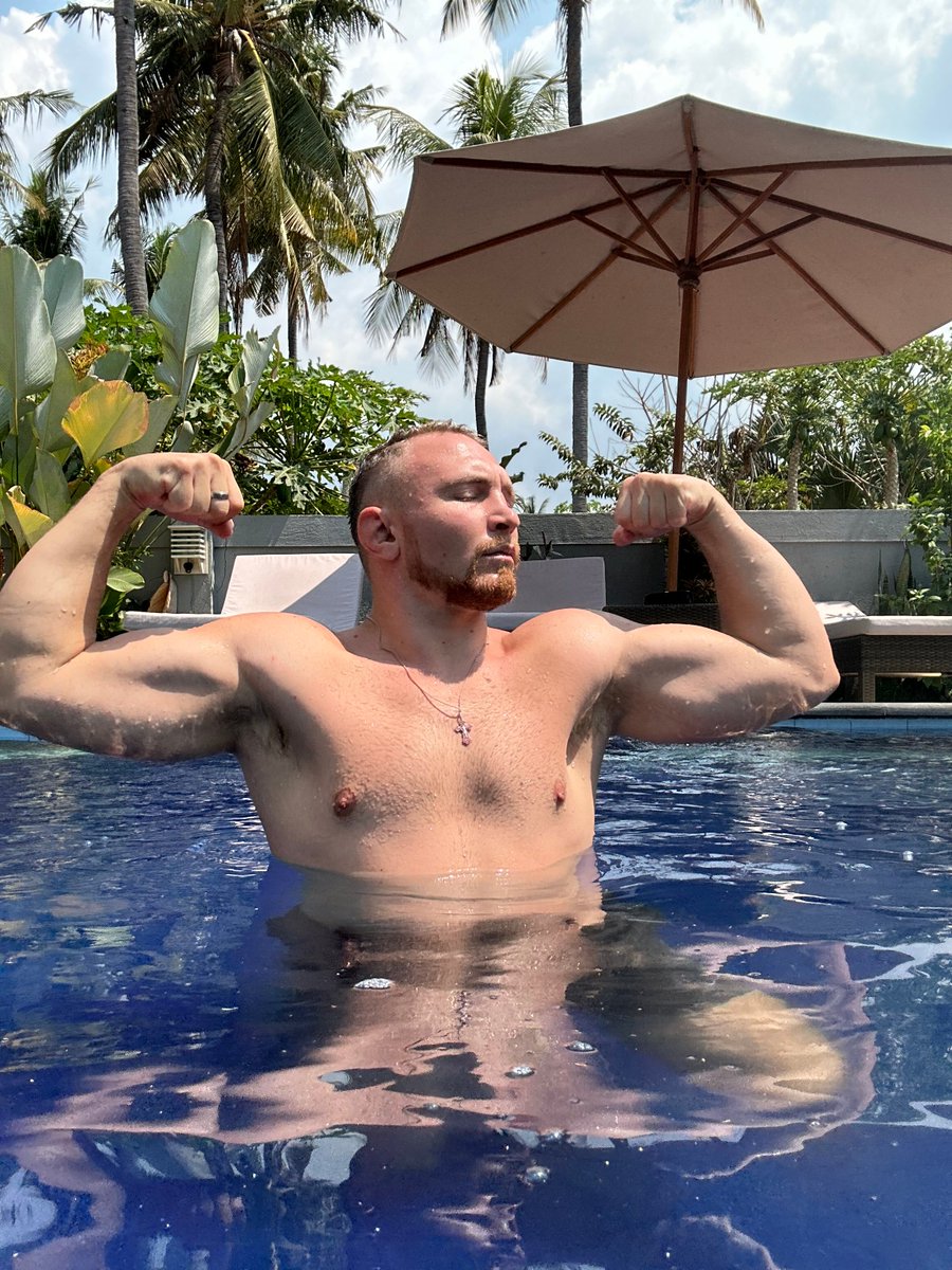 Si quieres recaer y volverte débil: ¡Felicidades, has encontrado el lugar perfecto!
Déjame cuidar de ti, controlaré no solo tu mente sino también tu cuenta bancaria.
¡Quien necesite ser drenado debe escribirme ahora mismo!
¡Vamos a divertirnos!