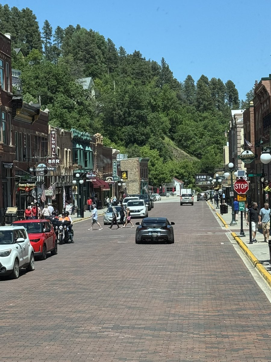 deeds320's tweet photo. @Chris_Hawkey I’m in one of your favorite places on earth!! #Deadwood #HeavenonEarth https://t.co/3CK6UAmvZr