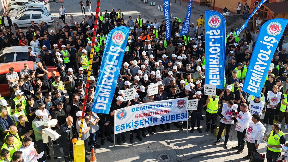 Umut_kr1926's tweet photo. YaGrev Ya1800Taban
@csgbakanligi 
@isikhanvedat 
@memetsimsek 
@HMBakanligi
@turkiskonf
İşçinin sesini duyun! https://t.co/8TMH3hoXva