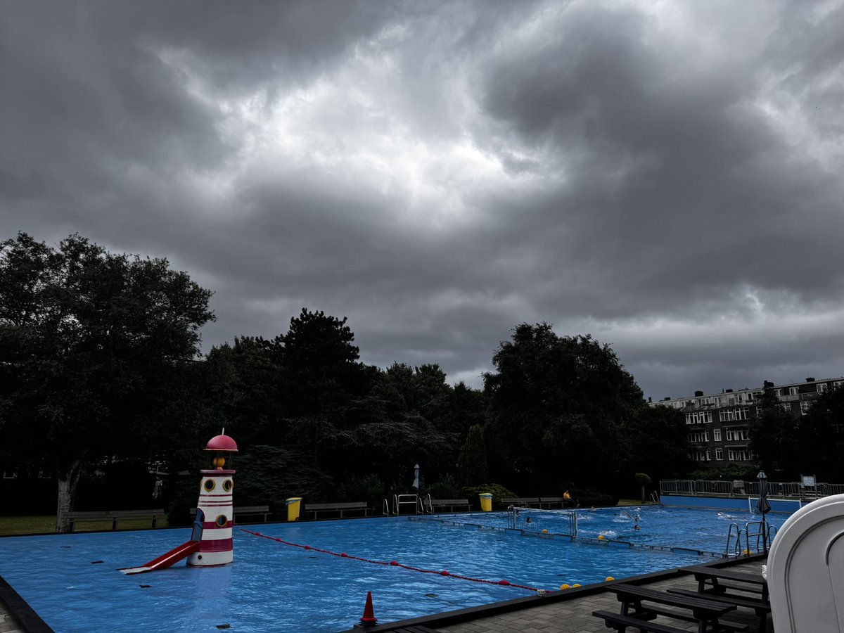 Het mooiste buitenbad op dit moment van #rotterdam