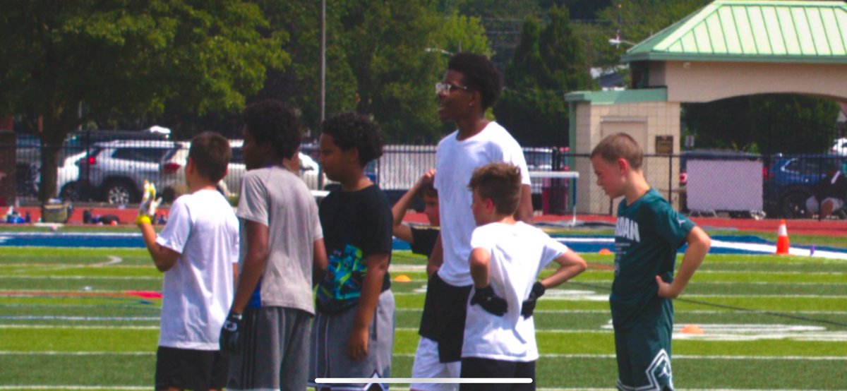 HartleyFootball's tweet image. Day 2 of the Hauser Family Football Camp was about attacking the work with intensity and enthusiasm. Coach Beckwith got the day started and Seniors LaRon Gaulden and Matthew Melle spoke on the ways they attack their own work. Go Hawks!