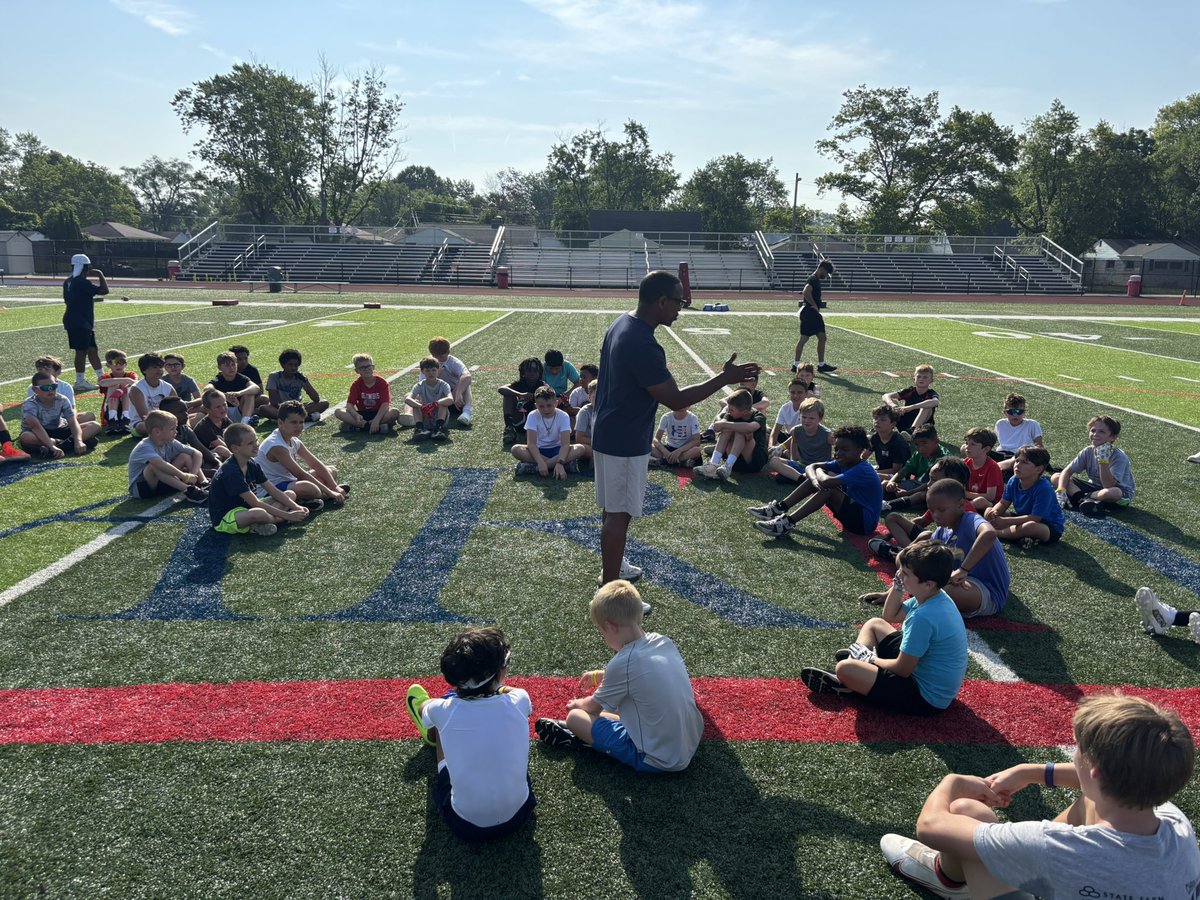 HartleyFootball's tweet image. Day 2 of the Hauser Family Football Camp was about attacking the work with intensity and enthusiasm. Coach Beckwith got the day started and Seniors LaRon Gaulden and Matthew Melle spoke on the ways they attack their own work. Go Hawks!