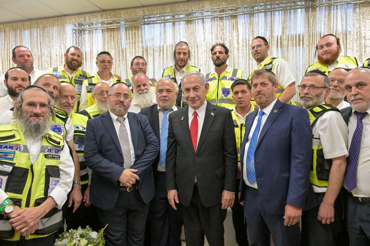 Prime Minister of Israel (@israelipm) on Twitter photo Prime Minister Benjamin Netanyahu visited <a href="/ZakaOrg/">ZAKA Search and Rescue</a> headquarters in Jerusalem, in order to express appreciation for its efforts during Operation Rising Lion.
gov.il/en/pages/event… Prime Minister Benjamin Netanyahu visited <a href="/ZakaOrg/">ZAKA Search and Rescue</a> headquarters in Jerusalem, in order to express appreciation for its efforts during Operation Rising Lion.
gov.il/en/pages/event…