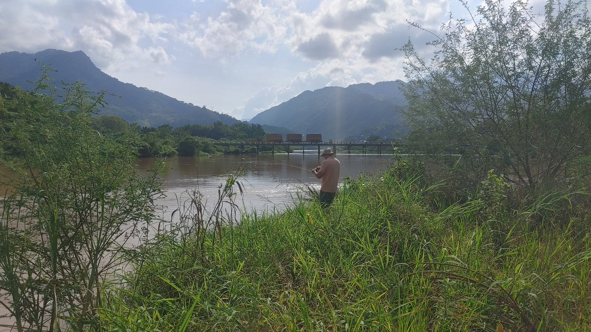 Hunting tiger fish at Great Ruaha river.

Looking for things to do after/before game drive in Mikumi National Park? 

Check with us we offer  unforgetable experience.
More info dial /WhatsApp +255784218113

 #thingstodoinmikumi #spotfishing #tigerfish #ruahariver