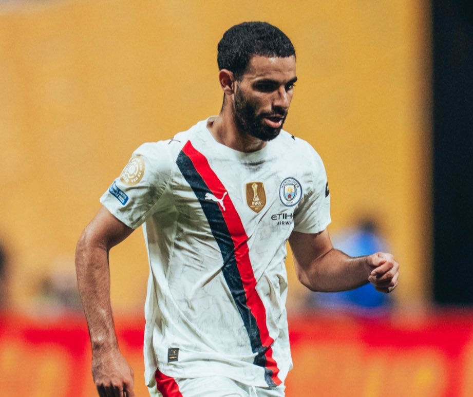 msn_du_95's tweet photo. Le meilleur arrière gauche au monde est algérien.

Et loin de moi l'idée de manquer de respect à Marcelo mais à part une chevelure volumineuse il n'a rien de plus que Aït-Nouri.

J'ai juste dit les termes.✍️🏾 https://t.co/5qM3ldFhfJ