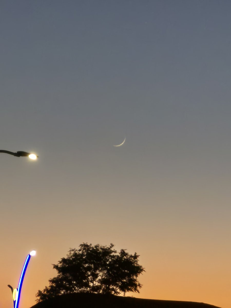 Allâhümme iyyâke na'büdü ve leke nüsallî ve nescüdü ve ileyke nes'â ve nahfidü nercû rahmeteke ve nahşâ azâbeke inne azâbeke bilküffâri mülhıg.

#hicri1447 yılımız ve Muharrem-i Şerîf ayımız mübârek olsun.