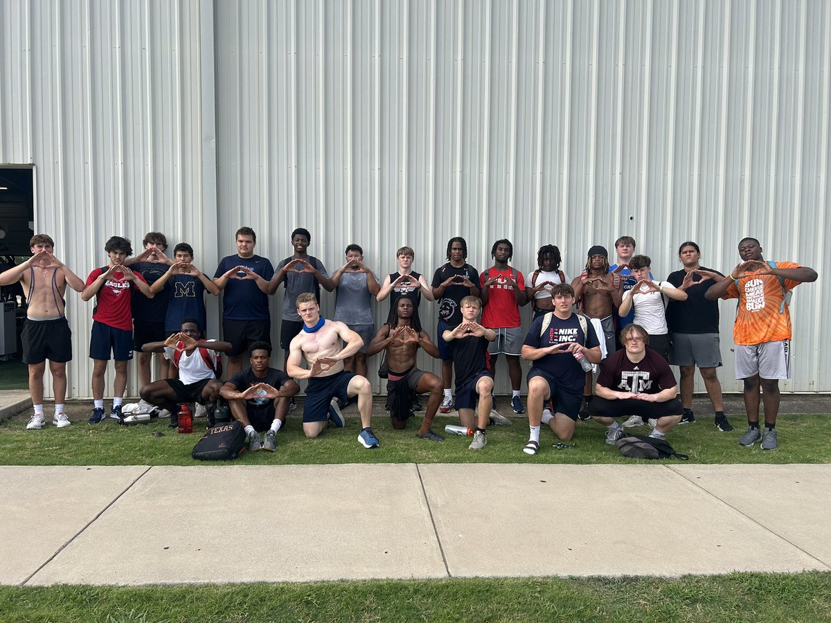 Allen Eagles Football๐๐๐๐๐ (@alleneaglesfb) on Twitter photo 1st Half of <a href="/PCnowisthetime/">Performance Course</a>
Real recognize Real. PERFECT ATTENDANCE๐
ฐ๏ธ๐๐ซก
#BTB | #RecruitTheA | <a href="/usnikefootball/">Nike Football</a> 1st Half of <a href="/PCnowisthetime/">Performance Course</a>
Real recognize Real. PERFECT ATTENDANCE๐
ฐ๏ธ๐๐ซก
#BTB | #RecruitTheA | <a href="/usnikefootball/">Nike Football</a>