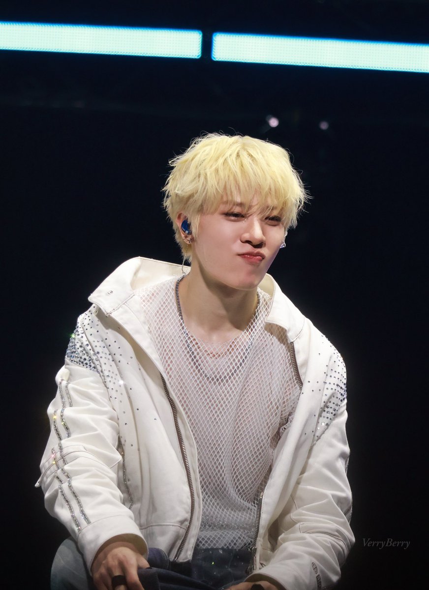 BerryVery0218's tweet photo. 250330 팬콘 DAY3
😚

#정환 #JUNGHWAN #ジョンファン #트레저 #TREASURE #소정환 https://t.co/0NbhDOnT2O