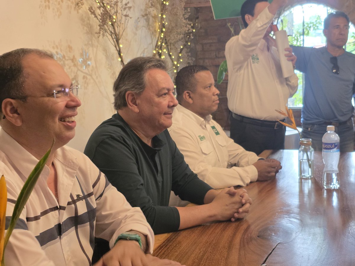 SoyChanoRivera's tweet photo. El tiempo del cambio ha llegado. Y en la Costa Norte, ese cambio ya tiene nombre, rostro y color. #OlaVerdeCortés #Honduras #ChanoPresidente #UnámonosALosGringos #DC #exploráelcambio #chanoescucha https://t.co/8AwTXtZqW2
