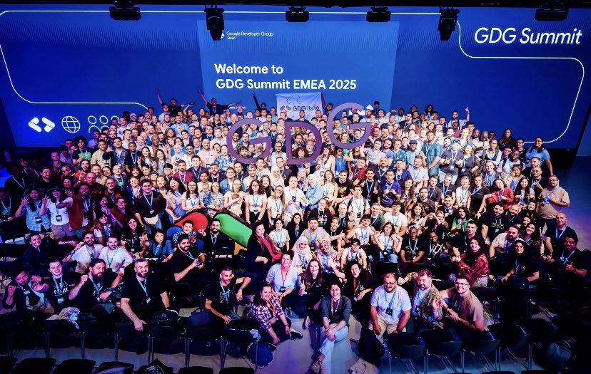 cleyrauc's tweet image. Unforgettable 3 days at #GoogleIOConnect, #GDGSummit & #CommunityDay in Berlin!
π Met 400+ GDG leads from 98 countries
π Brought Latin flavor with a salsa class
π€ Explored AI, Android & more at I/O
Gracias to all who joined, danced & connected! π
