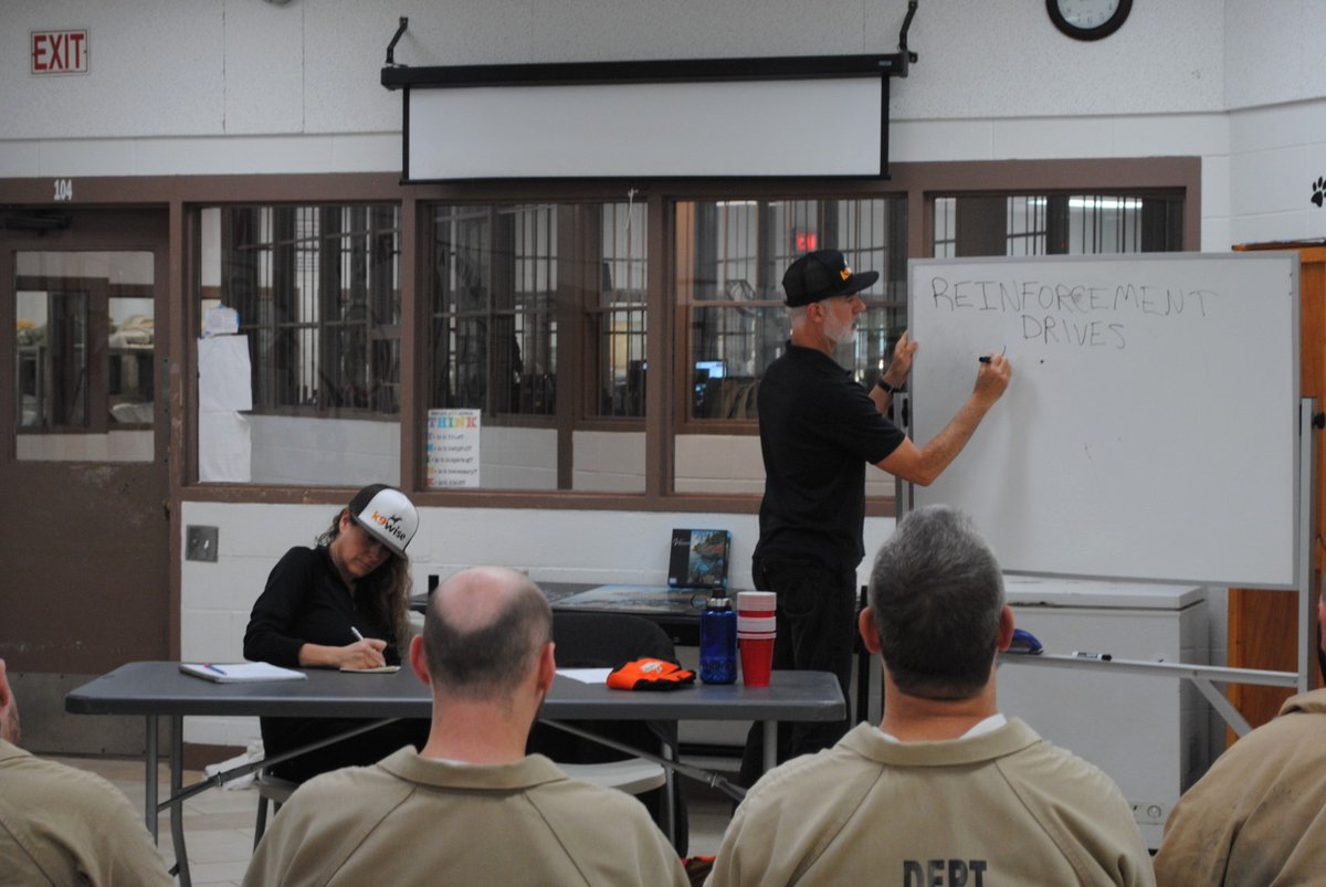 distevhass31's tweet image. It was a great day today for the “How to Speak (& Listen!) Dog” introductory class with the men of group 46. We are off to a wonderful start and can’t wait to meet the dogs next week!~K9wise @GA_Corrections @GAFirstLady @CLALeadership @jeffbreedlove1 @Recovery_GC4R @endthewhisper