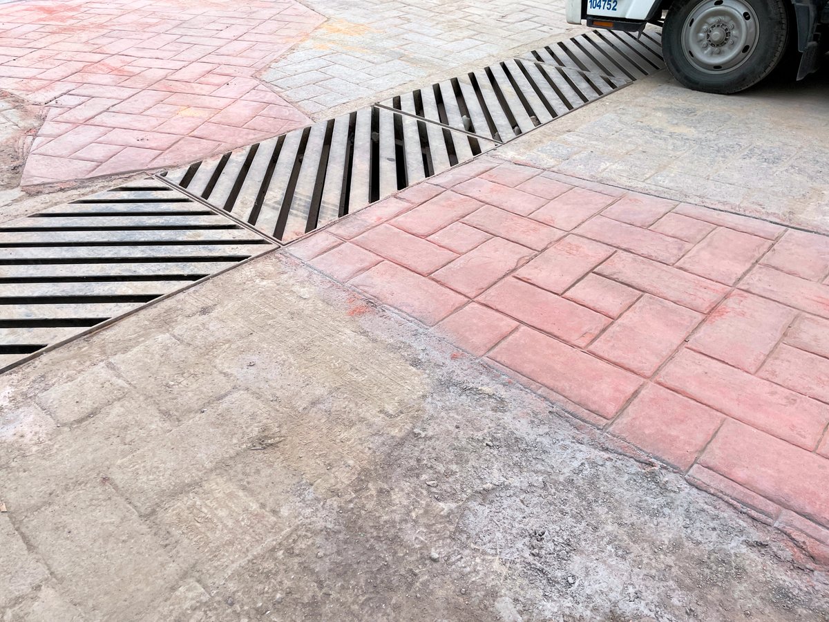 Interapas's tweet photo. 🙌¡Lista la calle Alonso! Ya se encuentra abierta la circulación vehicular.

✅Concluimos la rehabilitación de drenaje que se realizó en esta zona.

📍Los trabajos se hicieron en la esquina de 20 de Noviembre, del Centro Histórico de la capital.

#InterapasCumple #ObraTerminada https://t.co/NyLbyJkjzh