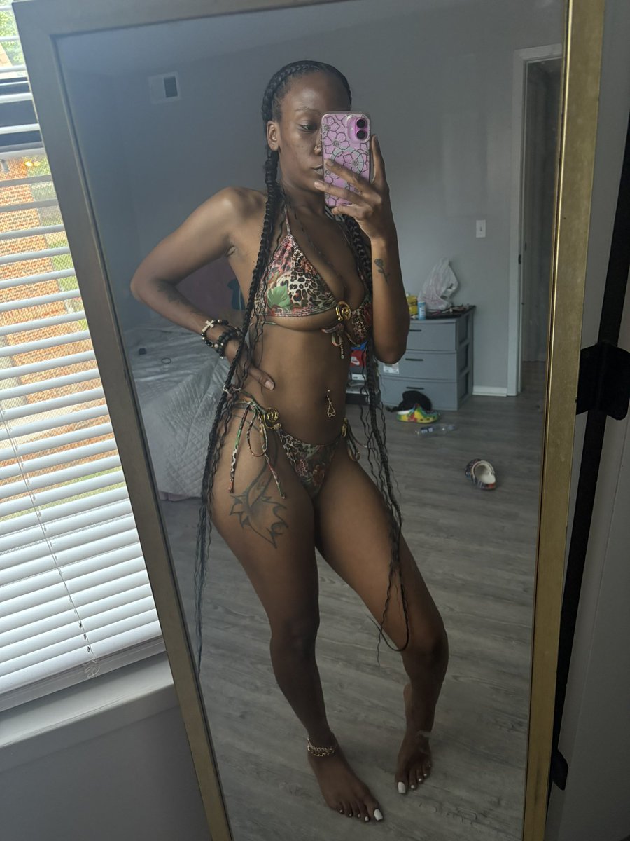 _xdlr's tweet image. Swim Suit Season 😝 Making Somebody Baby Daddy Buy Me Another 😉