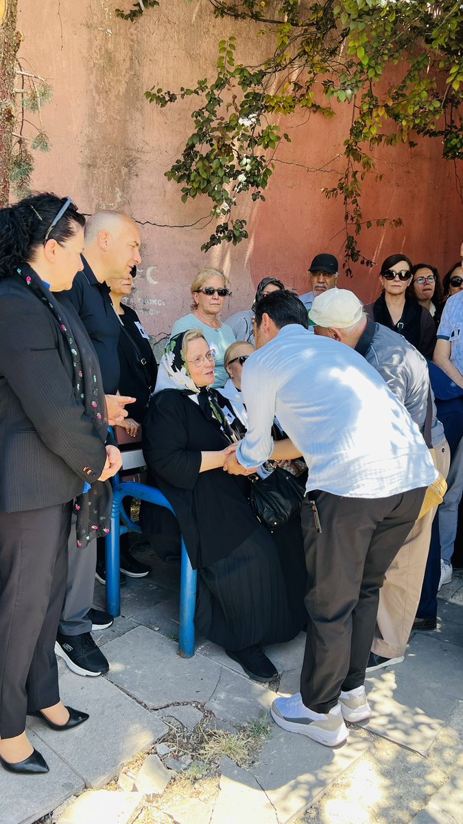 Amasya’daki çocukluk yıllarımdan beri tanıdığım, Rahmetli Başbuğ Alparslan Türkeş’in kayınbiraderi Zafer Günler abimize Rabbimden rahmet, geride kalanlara Rabbimden sabr-ı cemil niyaz ediyorum. Mekanı cennet olsun.