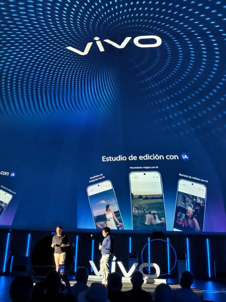 vivo_espana's tweet image. #JustLaunched vivo X200 FE: diseño compacto + potencia de gama alta con MediaTek Dimensity 9300+ y batería de 6 500 mAh 🔋. 
Ideal para los que odian los móviles gigantes. ¿Listos para una revolución con una sola mano?