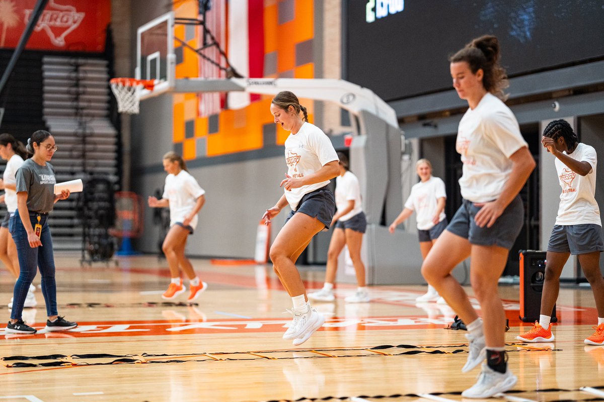 UTRGVwbb's tweet image. Week 3 of summer ☀️🌴

#UTRGV #RallyTheValley