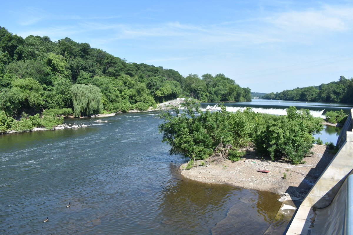 PhillyH2O's tweet image. PWD, community leaders, and project partners, hosted a ribbon-cutting to mark the completion of the Flat Rock Dam project, to restore water flow to the Manayunk Canal. The project enhances water quality, improves, and revitalizes this significant waterway for the community.