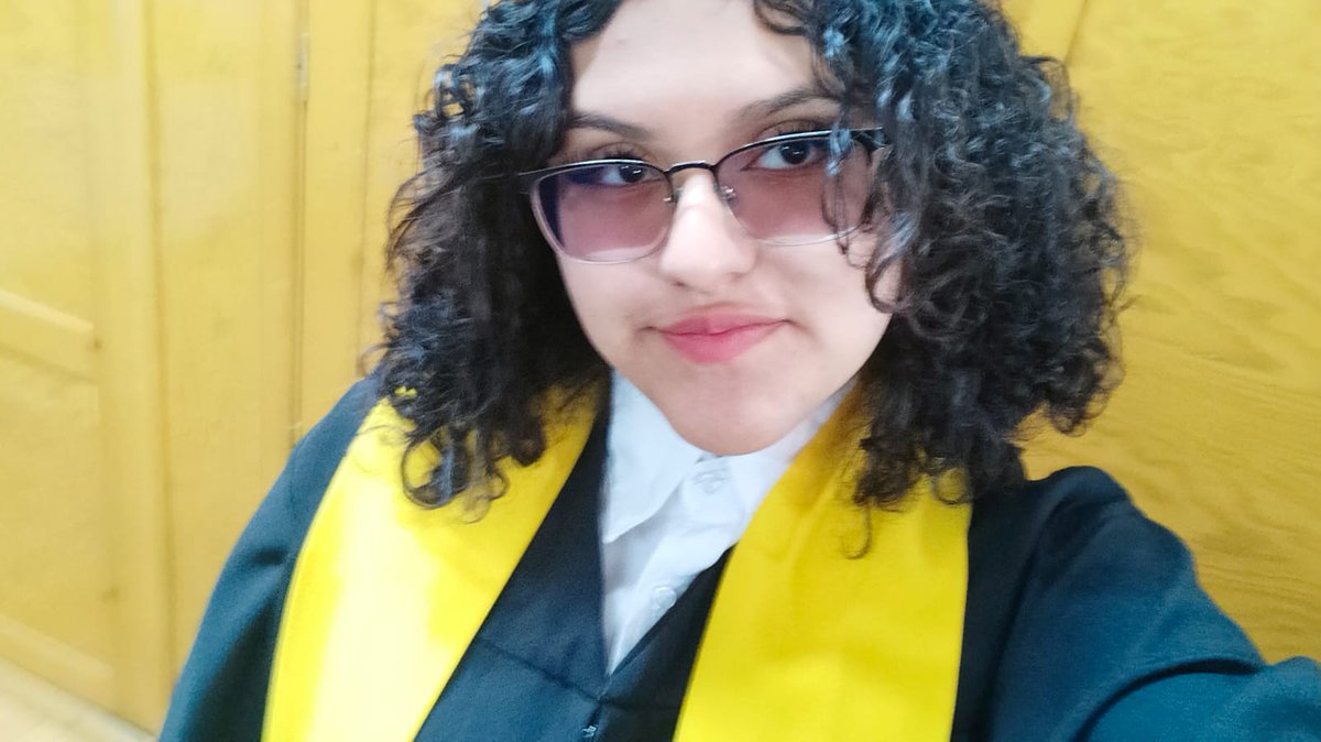 HOLA AMIGOS ME ACABO DE GRADUAR !! 🎓