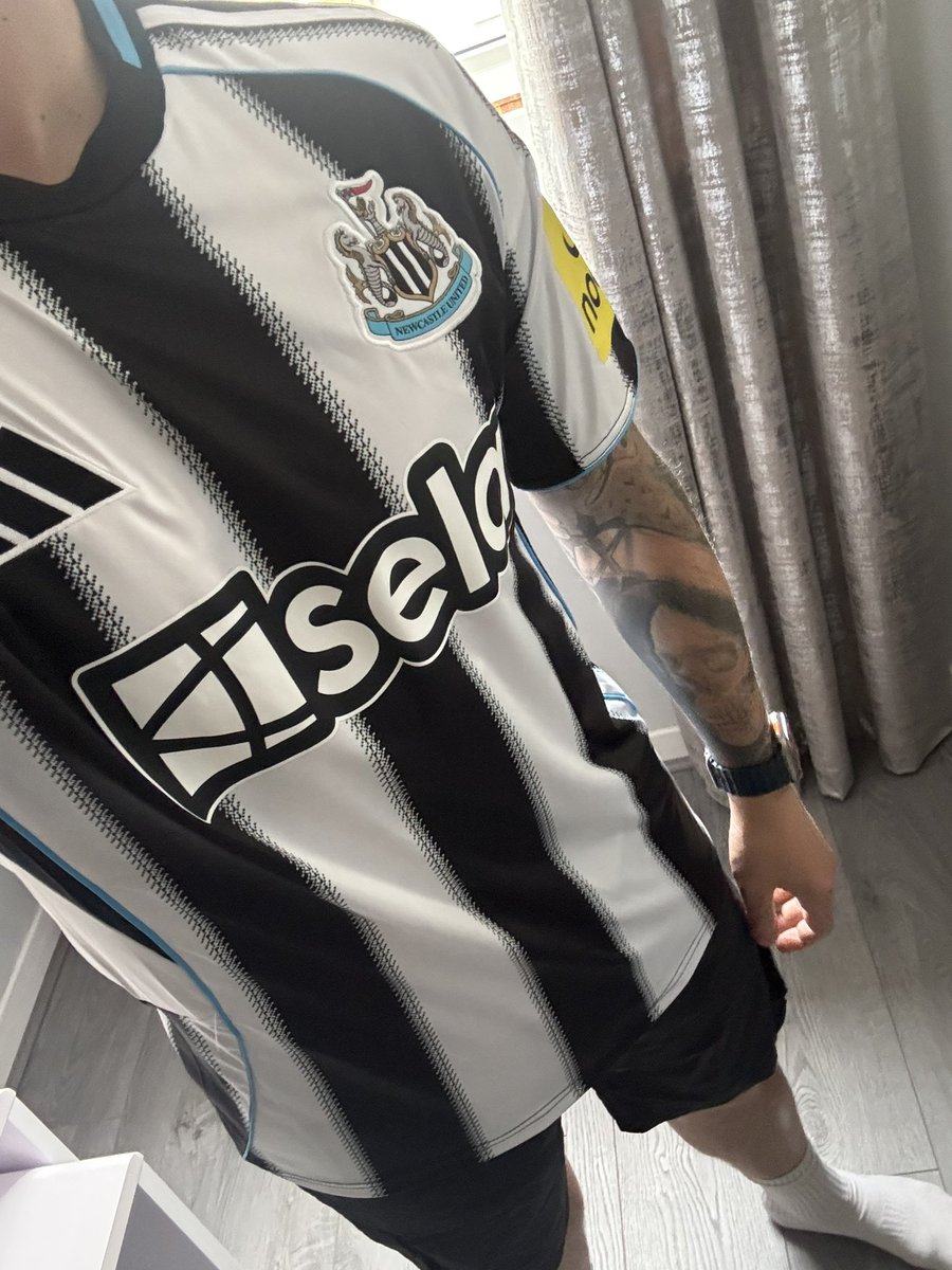 mouth030580's tweet image. JD:Sports £85:00 ❌
DH:Gate £15:05 ✔️ 

What a result ⚫️⚪️⚫️

#ToonArmy #NUFC