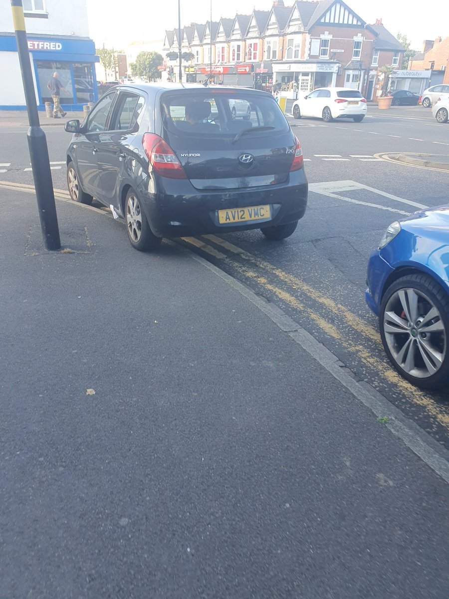 B72BadParking's tweet image. AV12VMC
Illegal parking and illegal number plate to boot.
Enforcement would provide easy money for a hard-up council, one would assume.
I'm sure there would be 50+ tickets a day issued. #EasyMoney
@badlyparkedbrum @cllralexyip @AndrewmitchMP @RichParkerLab