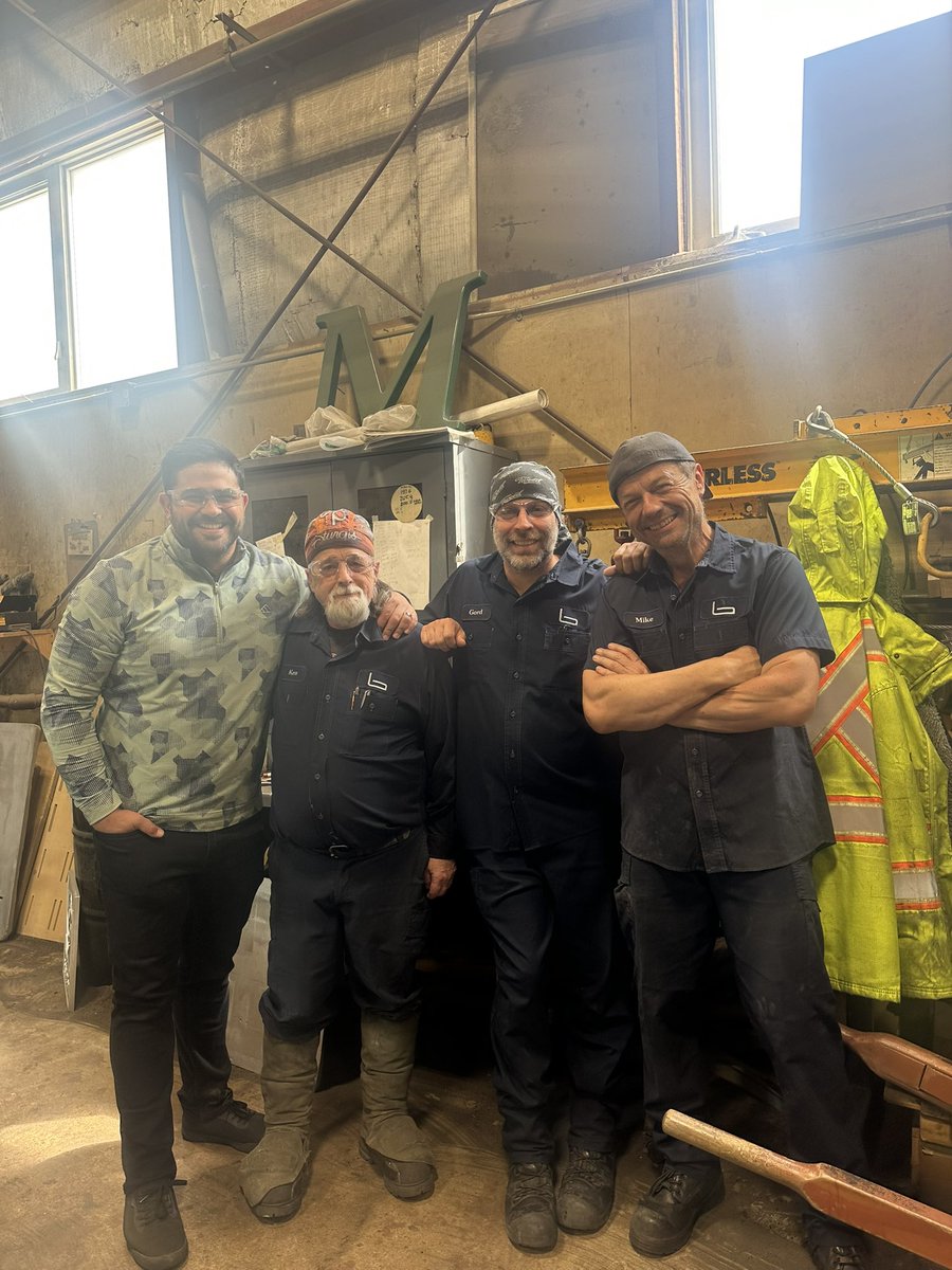 bildedmonton's tweet photo. Today, we got to visit @BehrendsGroup! Founded in 1952 by John Behrends, their team of 55 take on close to 7,000 projects a year, from digital displays and bronze and aluminum plaques to pylon signs and LED screens.   Thank you so much to Gio for having us today! https://t.co/nO2YzNhuzm