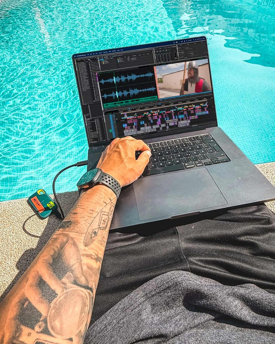 🎬 Poolside cutting
📷 instagr.am/tvbwpictures
▶️ avid.com/media-composer
 
#pool #cutting #avidmediacomposer #editing #editor #postproduction #mediacomposer #avid #avidcreator