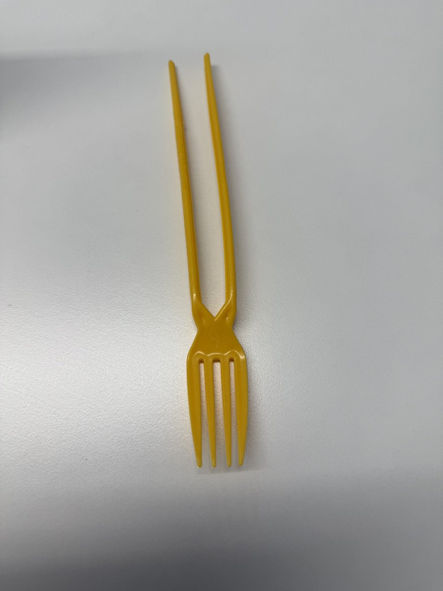 Electron_Cowboy's tweet image. Mind blowing innovation - the chopstick fork