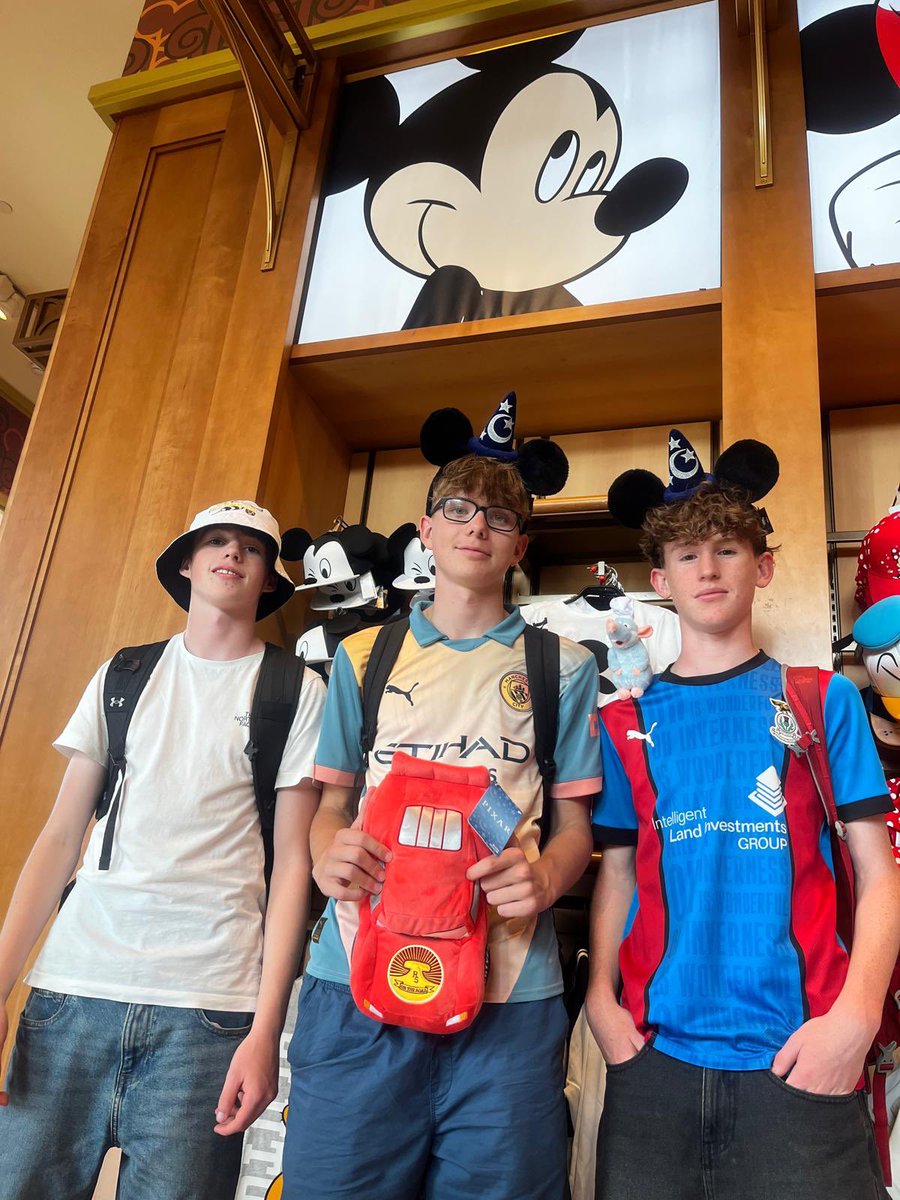 HA_FrenchDept's tweet photo. #FrenchDepartmentOnTour #ParisTrip2025 โ Day 4
What a way to end such a smashing trip! Our boys had a marvellous time throughout, and today we wrapped it all up in the most magical way at Disneyland Paris.
#FunInLanguages #ProudTeachers @HabsAdamsGS ๐๐๐ซ๐ท https://t.co/YZRf83GqmU