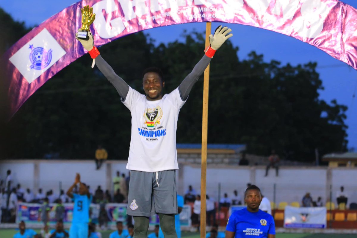 PNationals_fc's tweet photo. 👮🏿| 𝐁𝐞𝐬𝐭 𝐆𝐨𝐚𝐥𝐤𝐞𝐞𝐩𝐞𝐫 𝐨𝐟 𝐭𝐡𝐞 2024/25 𝐂𝐑𝐅𝐀 𝐃𝐢𝐯𝐢𝐬𝐢𝐨𝐧 𝐓𝐰𝐨 𝐌𝐢𝐝𝐝𝐥𝐞 𝐋𝐞𝐚𝐠𝐮𝐞 𝗜𝘀𝗮𝗮𝗰 𝗗𝘂𝗴𝗮𝗻
#BestGoalkeeper
#RoadToDOL 🇬🇭
#WeArePolice👮🏿
#ThisIsOurTime
#CRFAMiddleLeague
#TeamPolice💙
#PNFC
#EscortSecurity
#bringbackthelove https://t.co/Do2Pyiu2j6