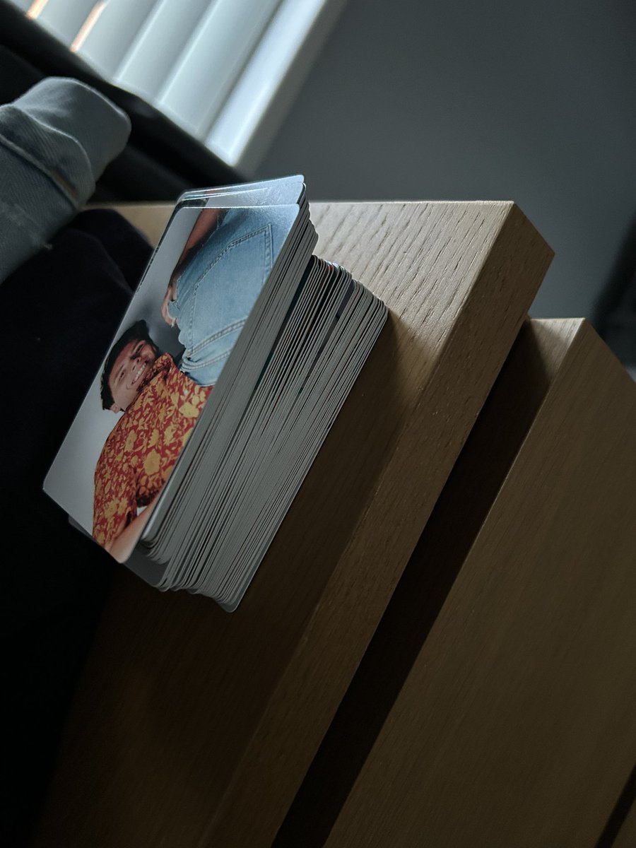 DatDanzey's tweet image. Huge stack of @danielhowell and @AmazingPhil photocards for trade or sale! Looking for any unmarked on the screenshot, so close but so far!

No golden pig even after so many 🙃

#danandphil #terribleinfluencer #photocard