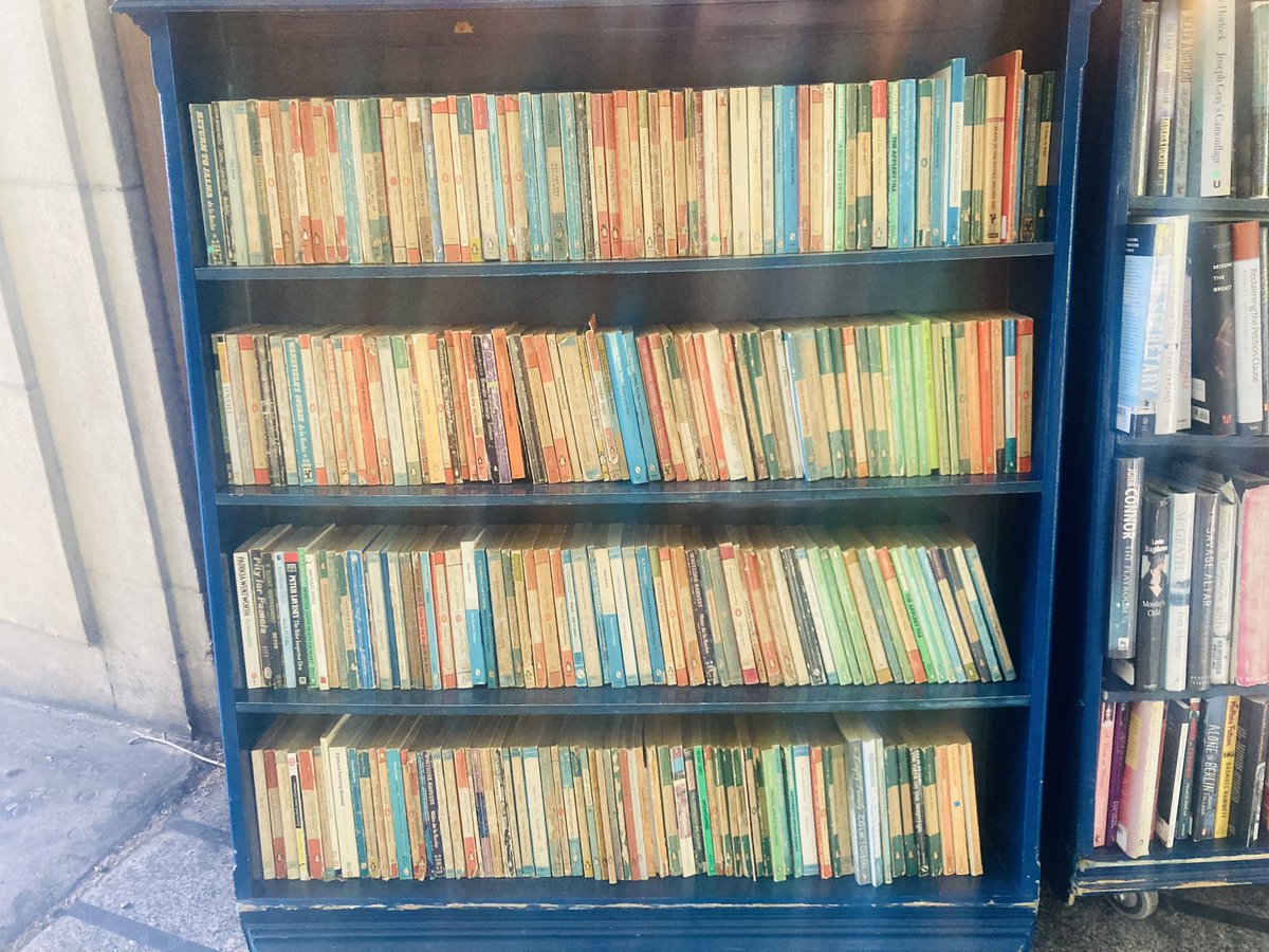 Books and Wine tweet media