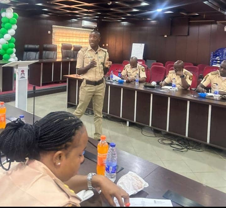 Luckysylva's tweet photo. Looking forward to seeing the positive impact on their interactions with our guests and within the NIS

 #NigeriaImmigrationService
#Hostmanship
#ArtOfMakingPeopleFeelWelcomed https://t.co/OfJcxIu6Ch