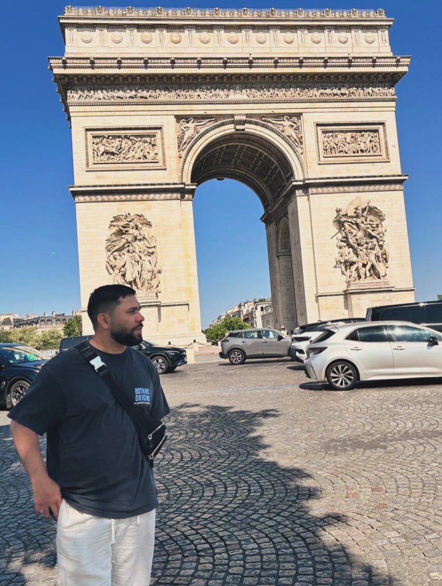 eusanoj's tweet photo. Paris 📍 https://t.co/S1nNYZmDdV
