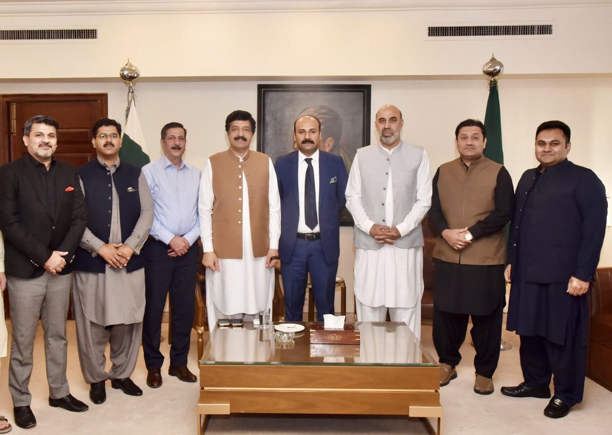 پاکستان بزنس فورم کے وفد کی گورنر پنجاب سردار سلیم حیدر سے ملاقات