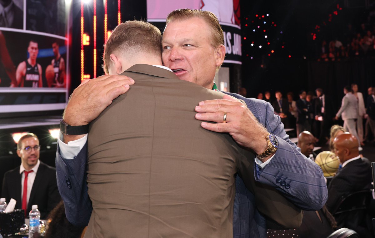 A memorable draft night in Brooklyn gives #Illini basketball more momentum &amp; recruiting ammo.

"Guys want to go where they see a blueprint."

READ: 247sports.com/college/illino…
